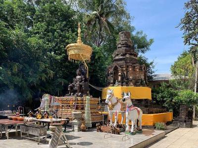 Ku Phaya Mangrai (Mangrai mausoleum), believed to be where Mangrai's ashes were kept. However, many historians have disproved the claim.