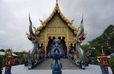 ฝีมือของศิลปินชาวพื้นบ้าน นายพุทธา กาบแก้ว หรือ สล่านก ศิลปินท้องถิ่นชาวเชียงราย ผู้ซึ่งเมื่อคราวจบการศึกษาใหม่ๆ…