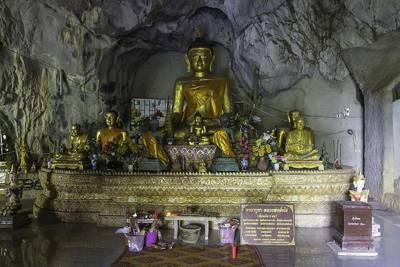 Wat Tham Phra at the Kok river opposite the Chiang Rai Beach, Chiang Rai , Thailand