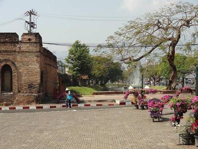 Chang Phuak Gate (15)
