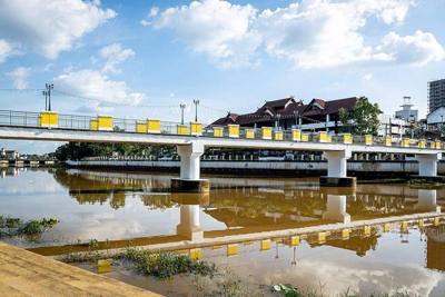 Chansom Memorial Bridge , Chiang Mai.