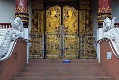 Chiang Mai. Wat Chang Taem. Entrance of main viharn