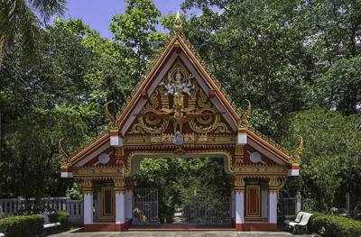 Main entrance gate to the Wat Mengrai Maharat, Nakhai Road, Chiang Rai , Thailand