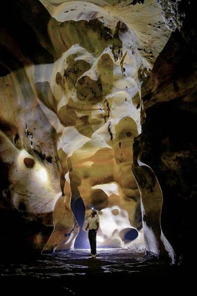 Tham Luang Mae Sap Cave: Where Nature Paints the Cave in Rainbow Colors