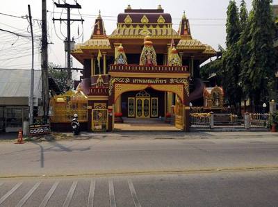 Dev Mandir Hindu Tempel aan het begin van Rattanakosin Road.