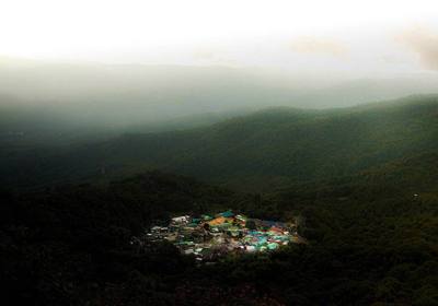 A small village of the Hmong ethnic group, whose descendants have lived amidst the natural beauty of the Doi Suthep-Pui National Park.