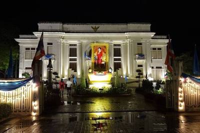 The Lanna Folklife Museum in Chiang Mai at night.