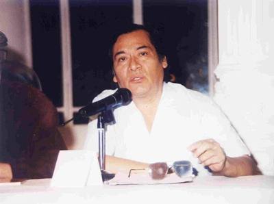 Macario Matus en lectura de poemas.