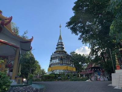 Stupa of Phra Dhatu Doi Khao Khwai Kaew, Wat Phra That Doi Khao Khawi Kaew