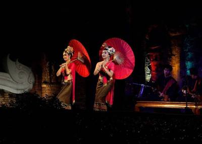 A dinnershow at the Centara Khum Phaya Resort in Chiang Mai.