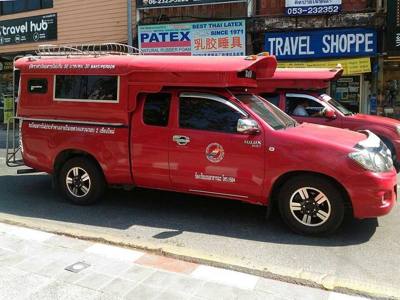 Songtaew in Chiang Mai met nieuwe opschriften die vanaf midden 2017 zijn geïntroduceerd.