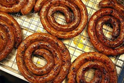 Sai ua (ไส้อั่ว) is a type of sausage from Chiang Mai which is highly regarded in the rest of Thailand. It is a slightly spicy grilled pork sausage…
