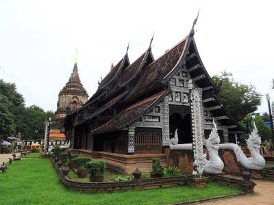The viharn of Wat Lok Moli in Chiang Mai.