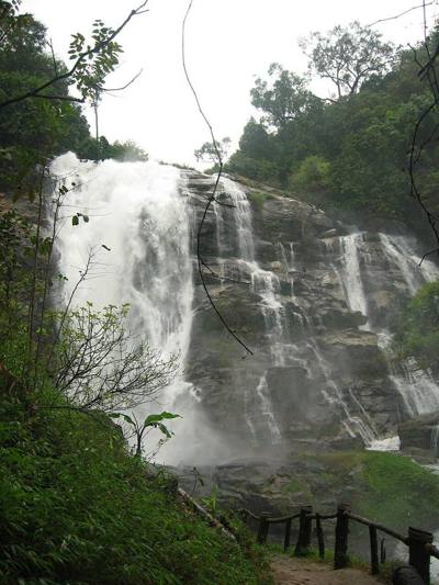 น้ำตกวชิรธาร อุทยานแห่งชาติอินทนนท์ : Wachirathan Waterfall