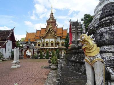 The small viharn, the dhamma hall and the chedi of Wat Buppharam in Chiang Mai.