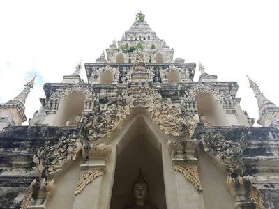 Wat Chedi Liam (วัดเจดีย์เหลี่ยม; "Temple of the Squared Pagoda"), part of the ancient city Wiang Kum Kam , in Saraphi District , Chiang Mai Province…