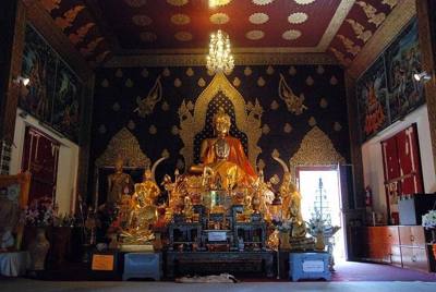 Wat Chet Yot (literally: Seven Spired Temple; Thai script:วัดเจ็ดยอด) The interior of the vihan which stands in front of the Maha Chedi vihan.