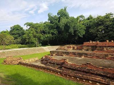 Wat Nan Chang (วัดหนานช้าง; "Nan Chang's Temple"), part of the ancient city Wiang Kum Kam , in Saraphi District , Chiang Mai Province , Thailand .