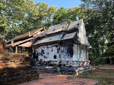 Wat Phra That Doi Pu Khao (Phu Khao)