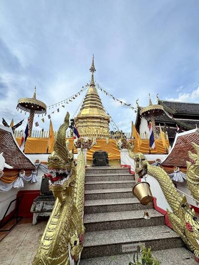 the 1,300-year-old chedi at Doi Kham