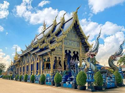 Wat Rong Suea Ten (the Blue Temple of Chiang Rai)