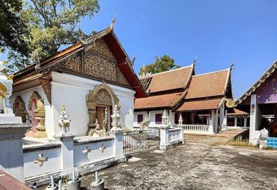 Wat Tamnak Suankhwan Sirimangkalachan Het Ubosot-gebouw.