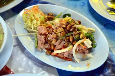 Yam naem (Thai script: ยามแหนม) is a Thai salad ( yam ) containing sausage made from fermented raw pork and sticky rice ( naem ). This dish was served at a…