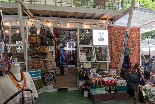 PEN Dee HUG: bags, crochet blankets and a woven tunic — Chamcha Market, San Kamphaeng