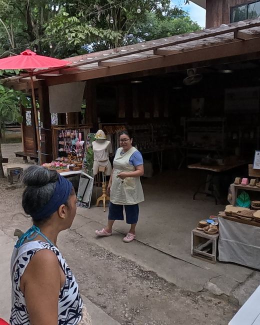 The Awila Handicraft shopkeeper — Chamcha Market, San Kamphaeng