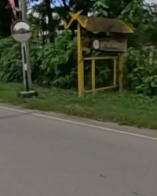 Roadside corner shrine — San Kamphaeng