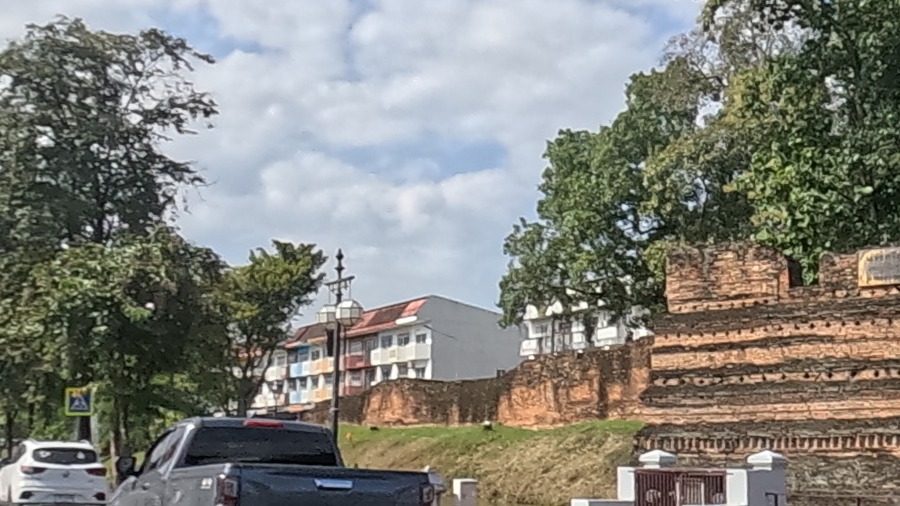 Old city corner bastion at Chaeng Siphum