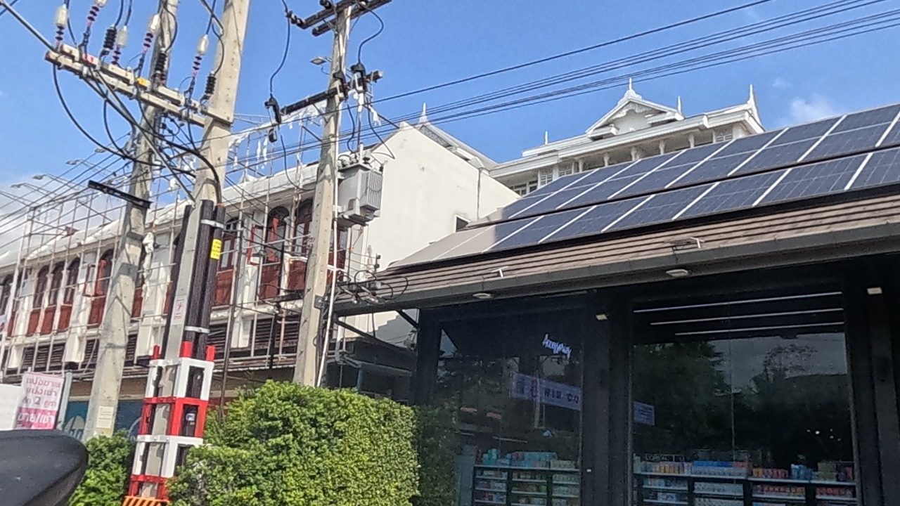 A shopfront roofed entirely in solar panels