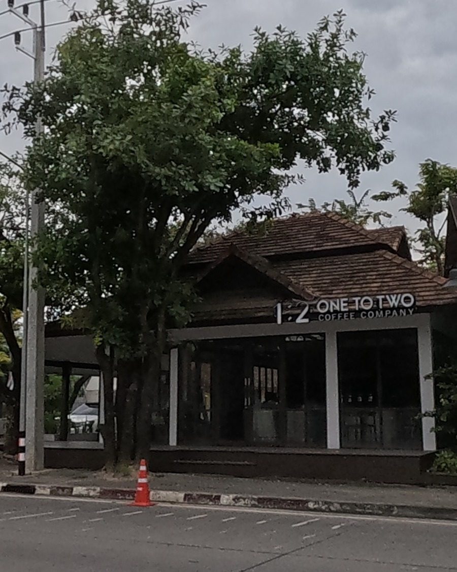 Lanna house turned coffee shop