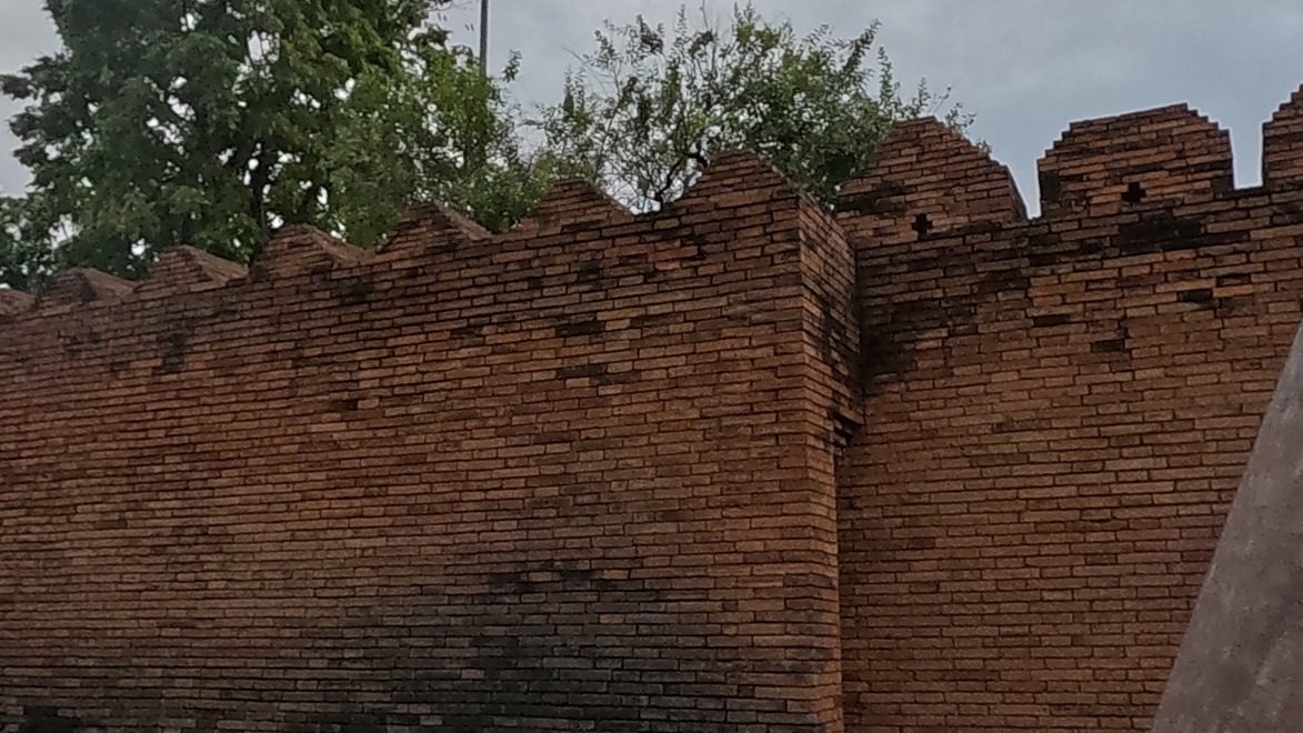 Tha Phae Gate's crenellated wall