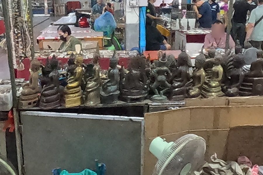 Bronze Buddha and deity images