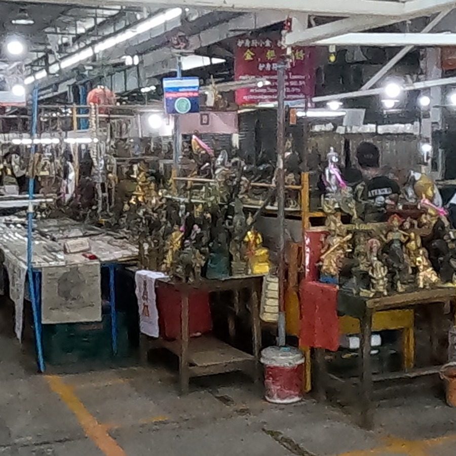 Gilded deity figures and Buddha images