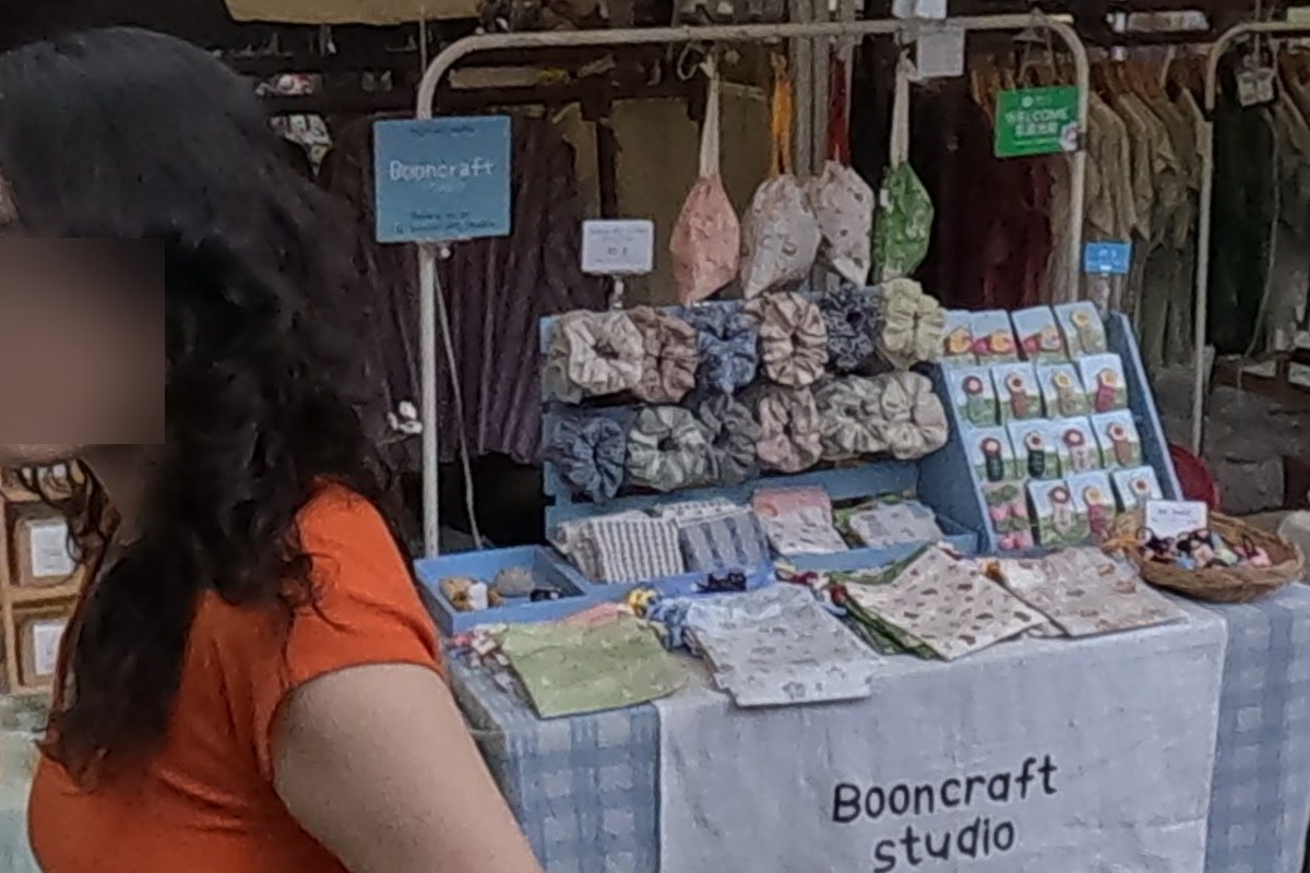 Booncraft studio at Chamcha Market, San Kamphaeng: handmade craft goods