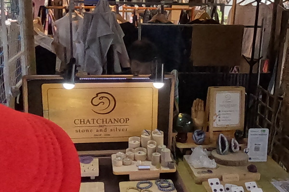 CHATCHANOP at Chamcha Market, San Kamphaeng: stones, crystals and silver jewellery