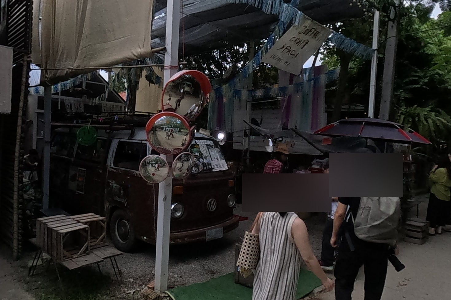 COFFEE CRAFT SPACE at Chamcha Market, San Kamphaeng: coffee and craft space in a covered yard with a vintage VW van