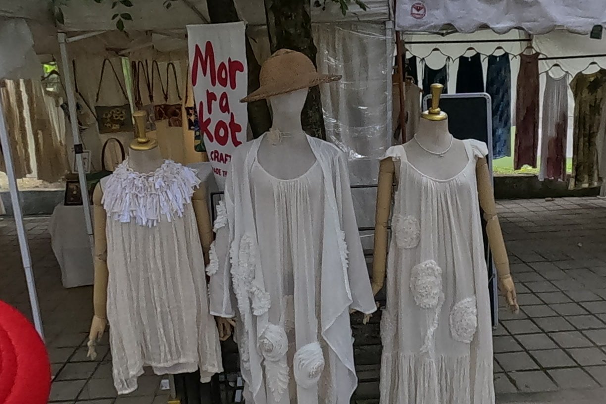 Morrakot at Chamcha Market, San Kamphaeng: white cotton and lace blouses and dresses