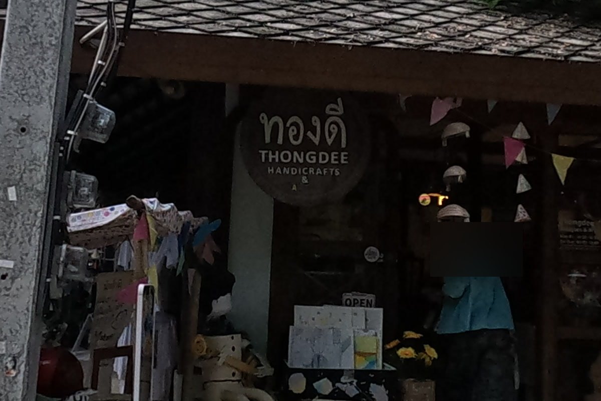 THONGDEE at Chamcha Market, San Kamphaeng