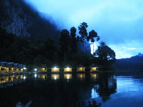 Khao Sok National Park Thailand (Sai Chon Raft houses)
