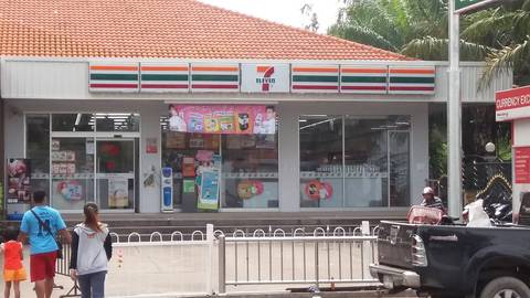 A 7-Eleven store at Beach Road, Pattaya in Thailand