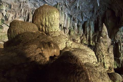 Nam Lod (cave), Tham Lot (cave), Mae Hong Son, Thailand. The Mae Lang River flows through the cave which is filled with stalactites and stalagmites.