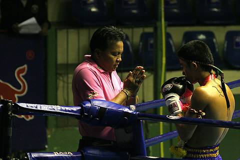 Muay Thai boxer