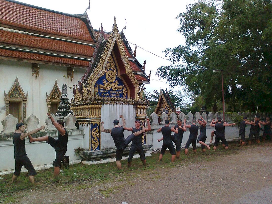 Bang Kung Barracks - Martial Art Sculptures For Learners