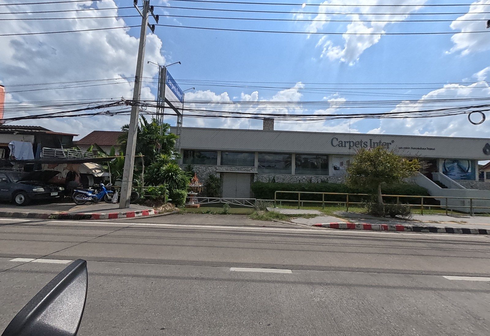 รูปถ่ายของ Carpets Inter — ช้อปปิ้ง-ของฝาก ในเชียงใหม่ ถ่ายโดย NaN Peacock · Photograph of Carpets Inter, Shopping & Gifts in Chiang Mai, by NaN Peacock