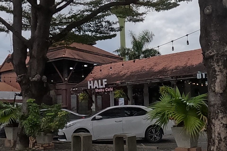รูปถ่ายของ HALF Shabu Café — ร้านอาหาร-ของกิน ในเชียงใหม่ ถ่ายโดย NaN Peacock · Photograph of HALF Shabu Café, Food & Eats in Chiang Mai, by NaN Peacock