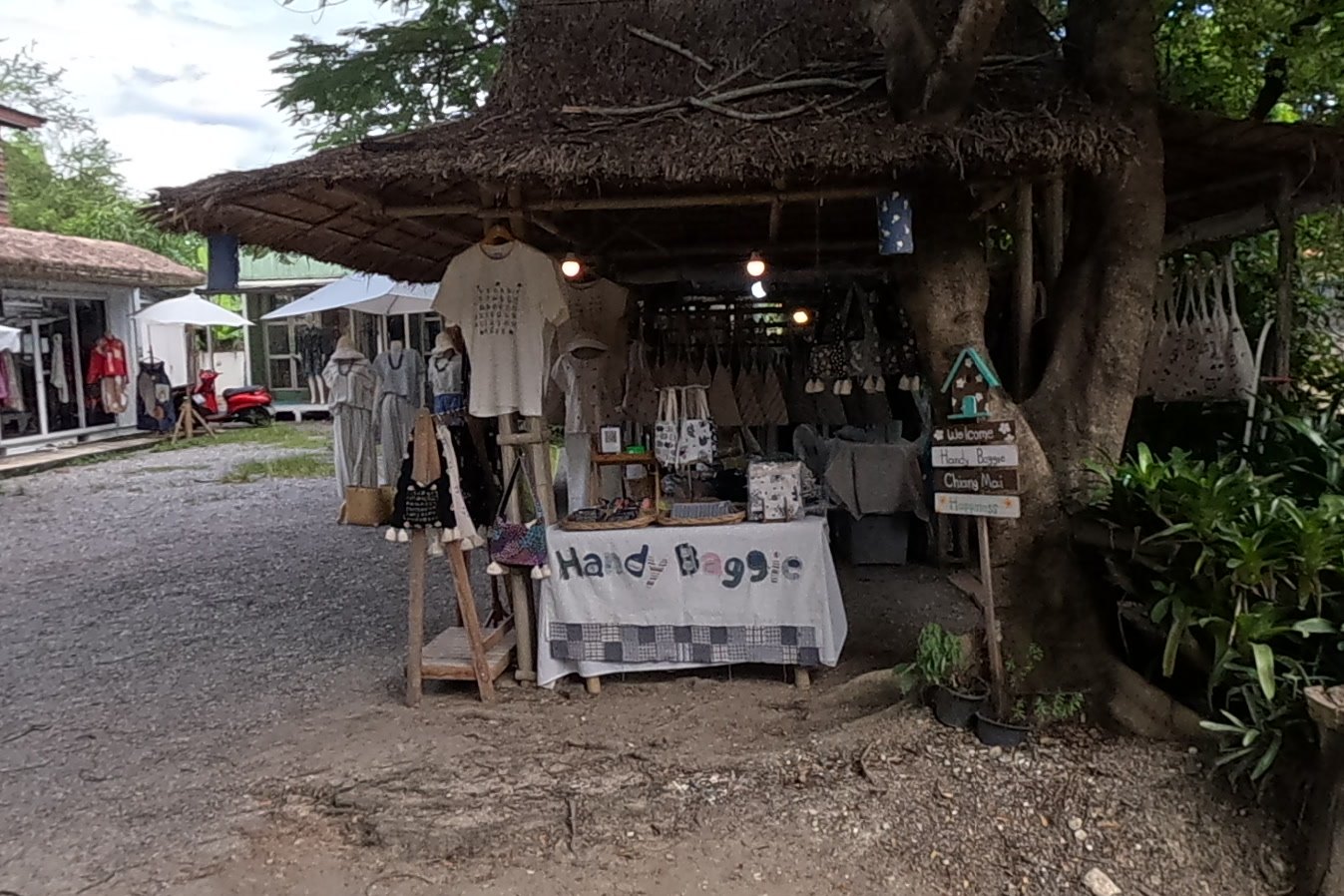 รูปถ่ายของ Handy Baggie — ช้อปปิ้ง-ของฝาก ในเชียงใหม่ ถ่ายโดย NaN Peacock · Photograph of Handy Baggie, Shopping & Gifts in Chiang Mai, by NaN Peacock