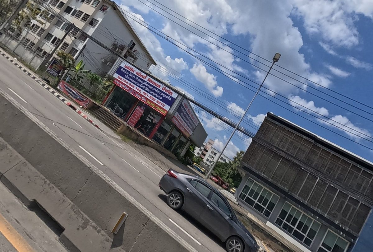 รูปถ่ายของ บริษัท แจ๊กกี้ ฟิทเนส จำกัด — ช้อปปิ้ง-ของฝาก ในเชียงใหม่ ถ่ายโดย NaN Peacock · Photograph of Jackie Fitness, Shopping & Gifts in Chiang Mai, by NaN Peacock